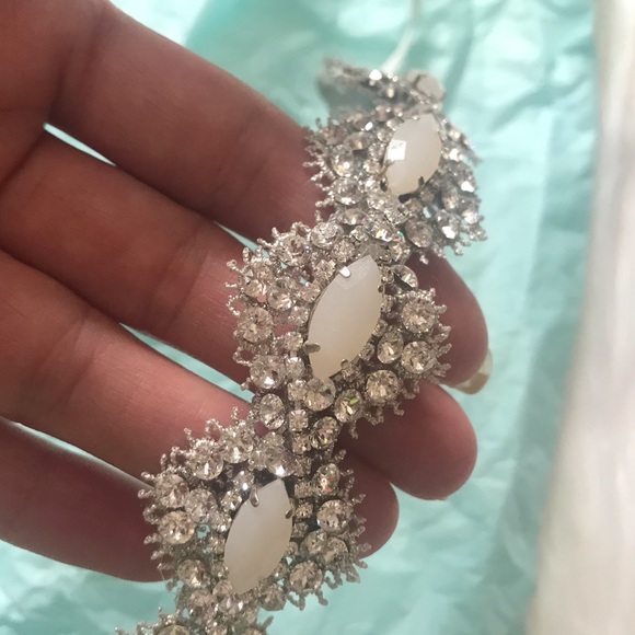 Georgous Justin M couture sash - Picture 3 of 8